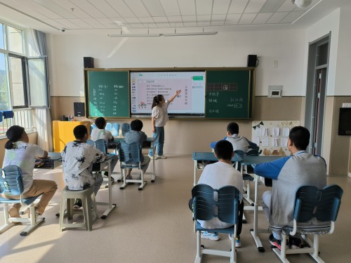 學唱國歌_副本.jpg