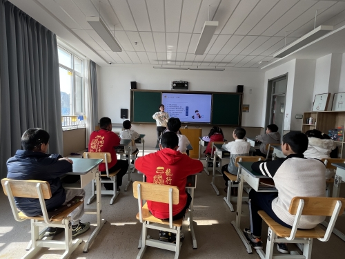 防溺水安全教育.jpg
